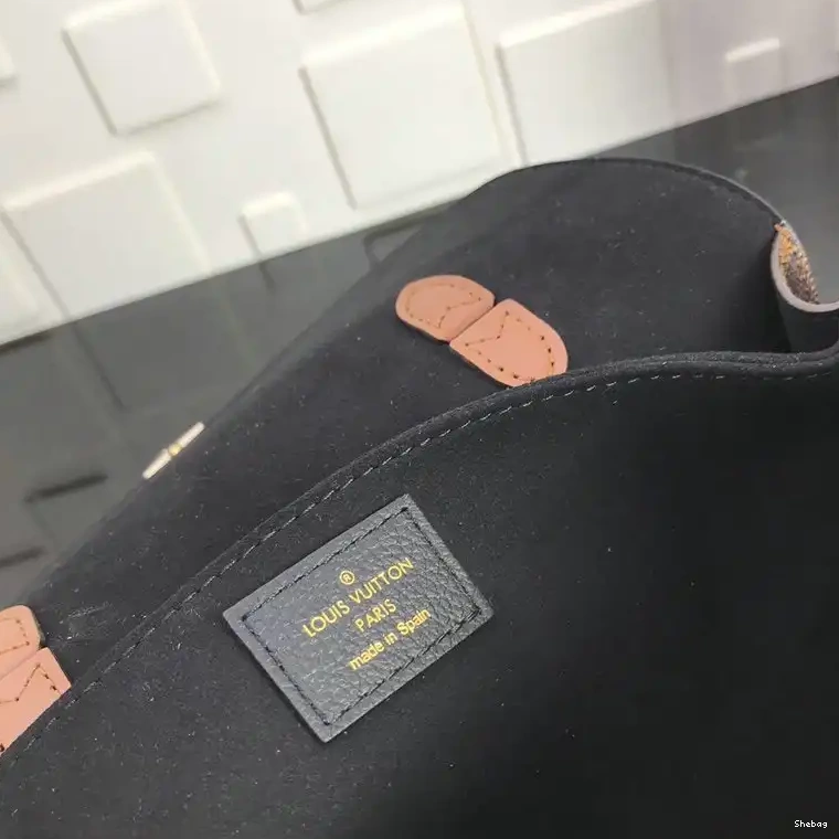 Bags 208B570047 LV 0603